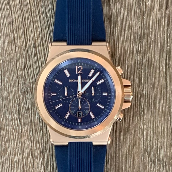 Michael Kors Aviator Watch - Picture 4 of 4